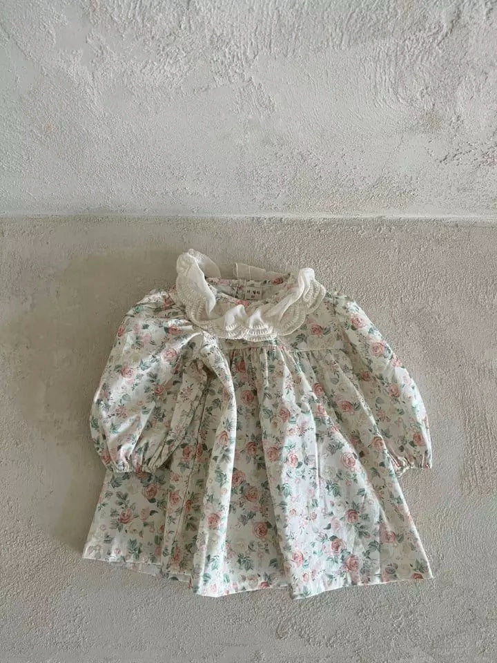Flower lace dress