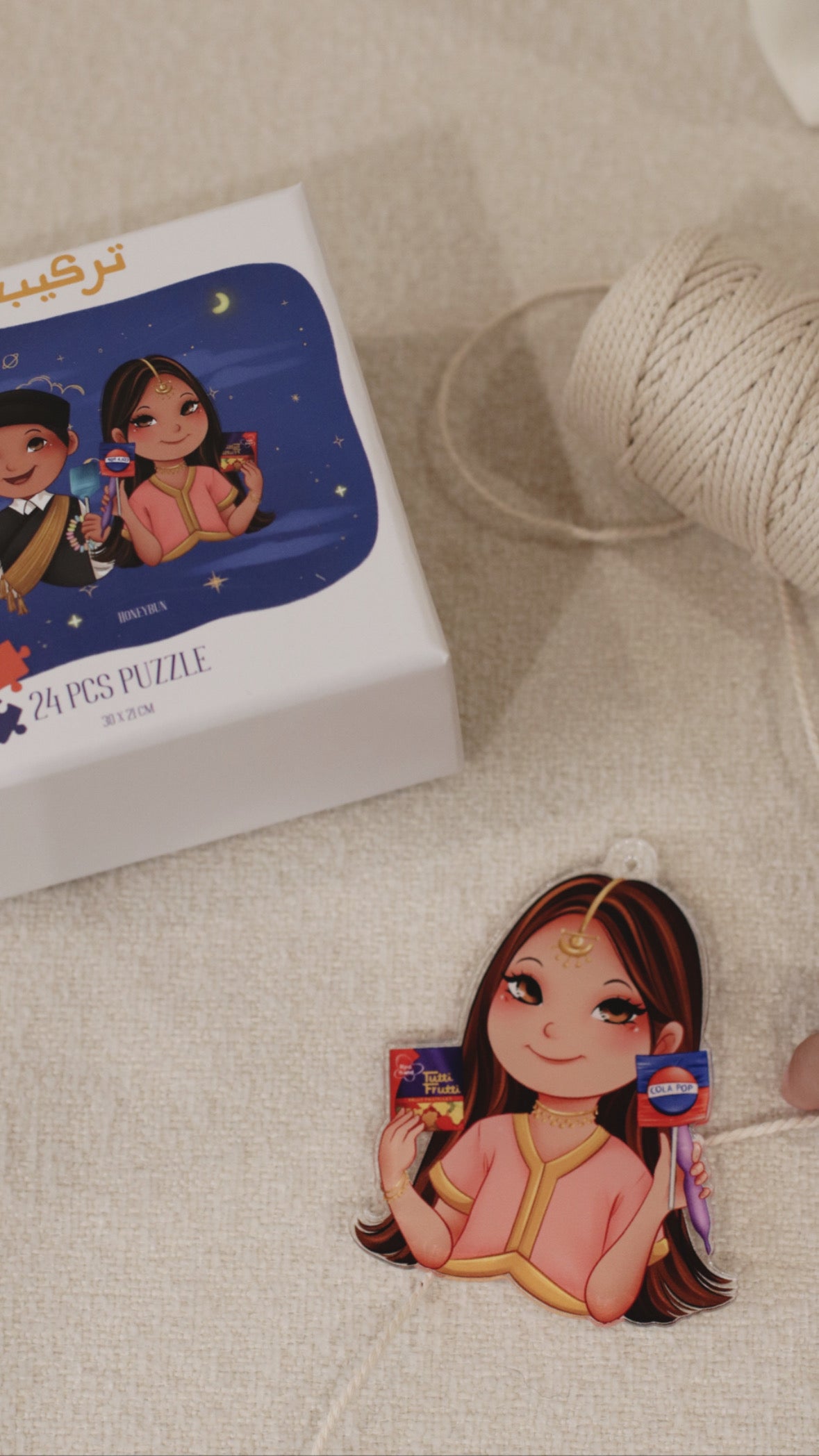 Puzzle with 2 acrylic charms