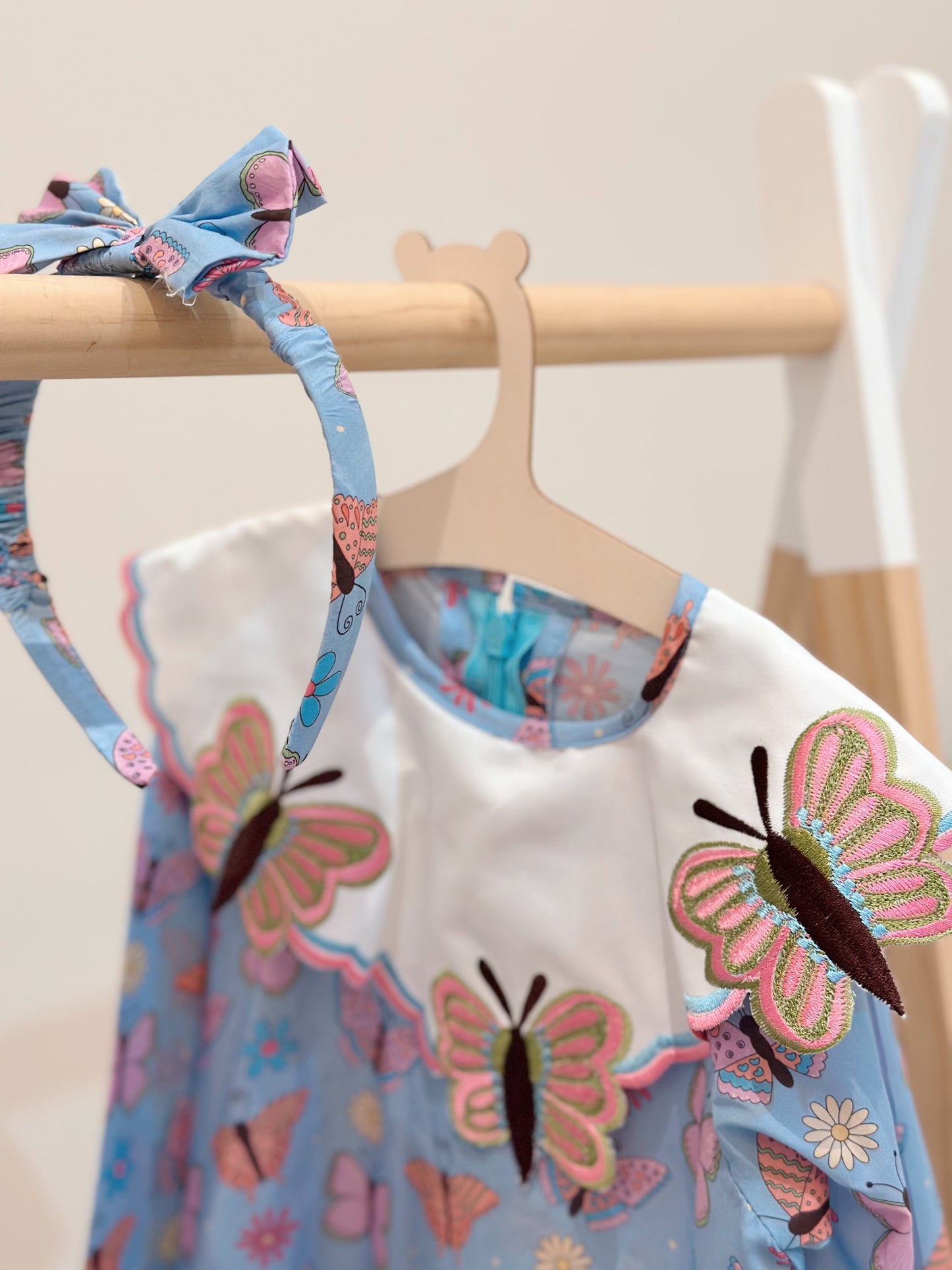 Butterfly jalabya with hairband