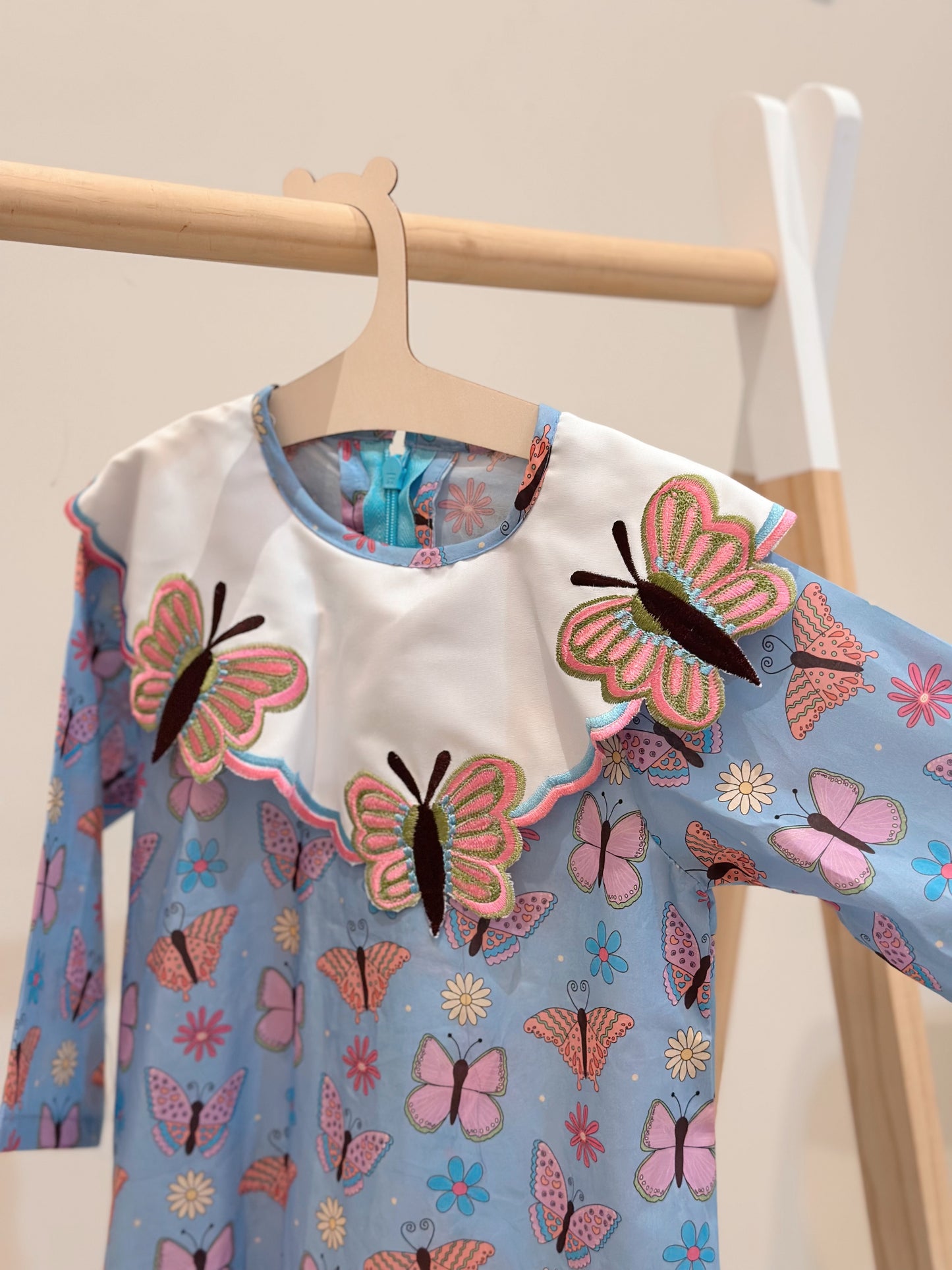 Butterfly jalabya with hairband