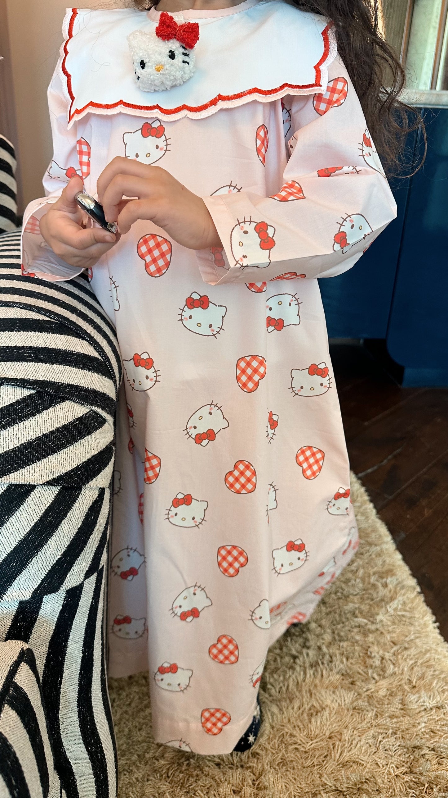 Hello kitty jalabya with removable pin