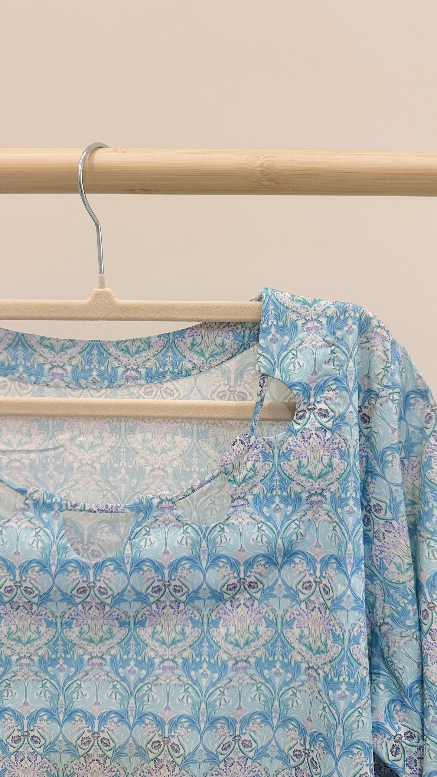 A2 jalabya with twilly