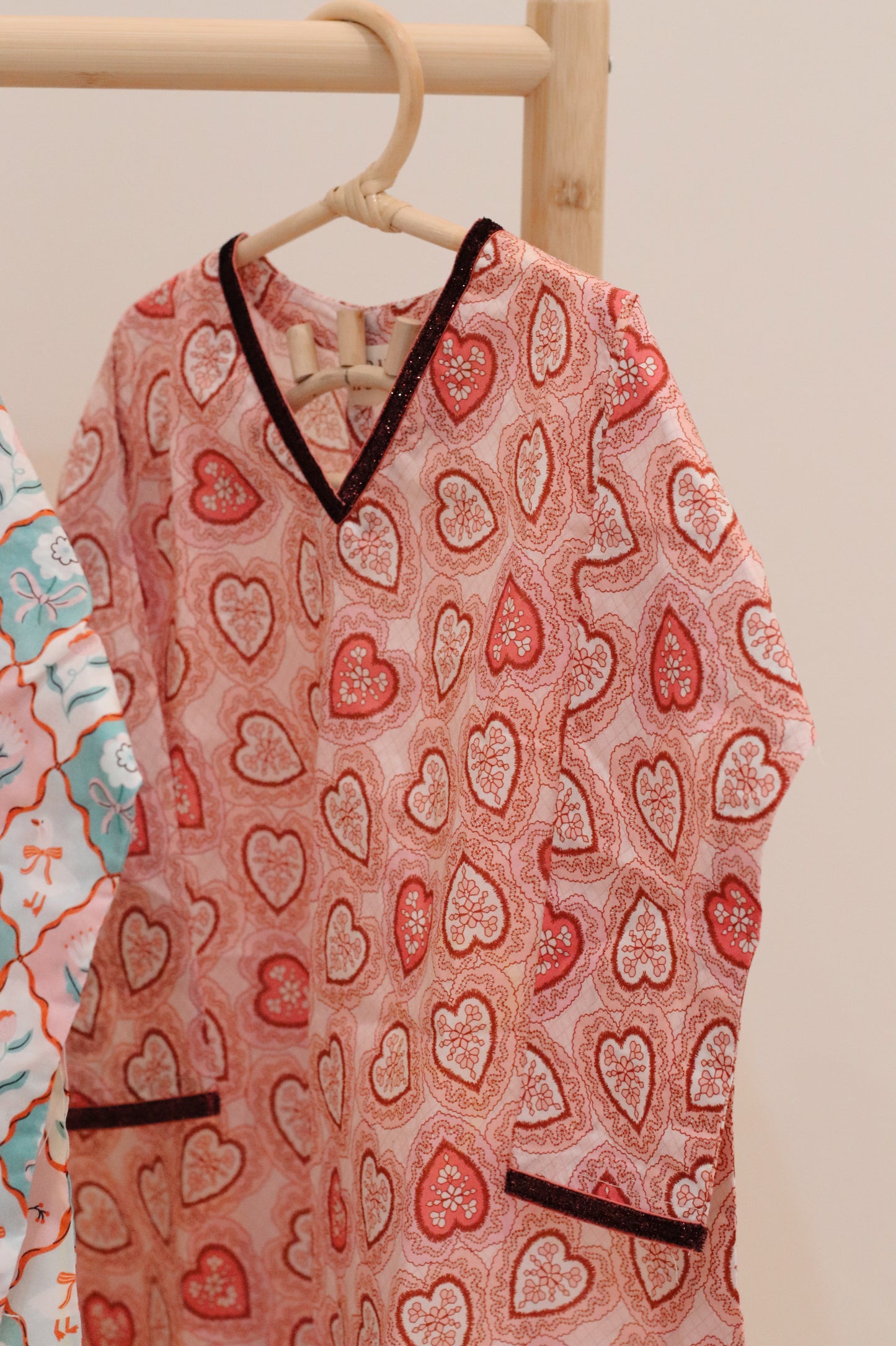 Lace hearts jalabya