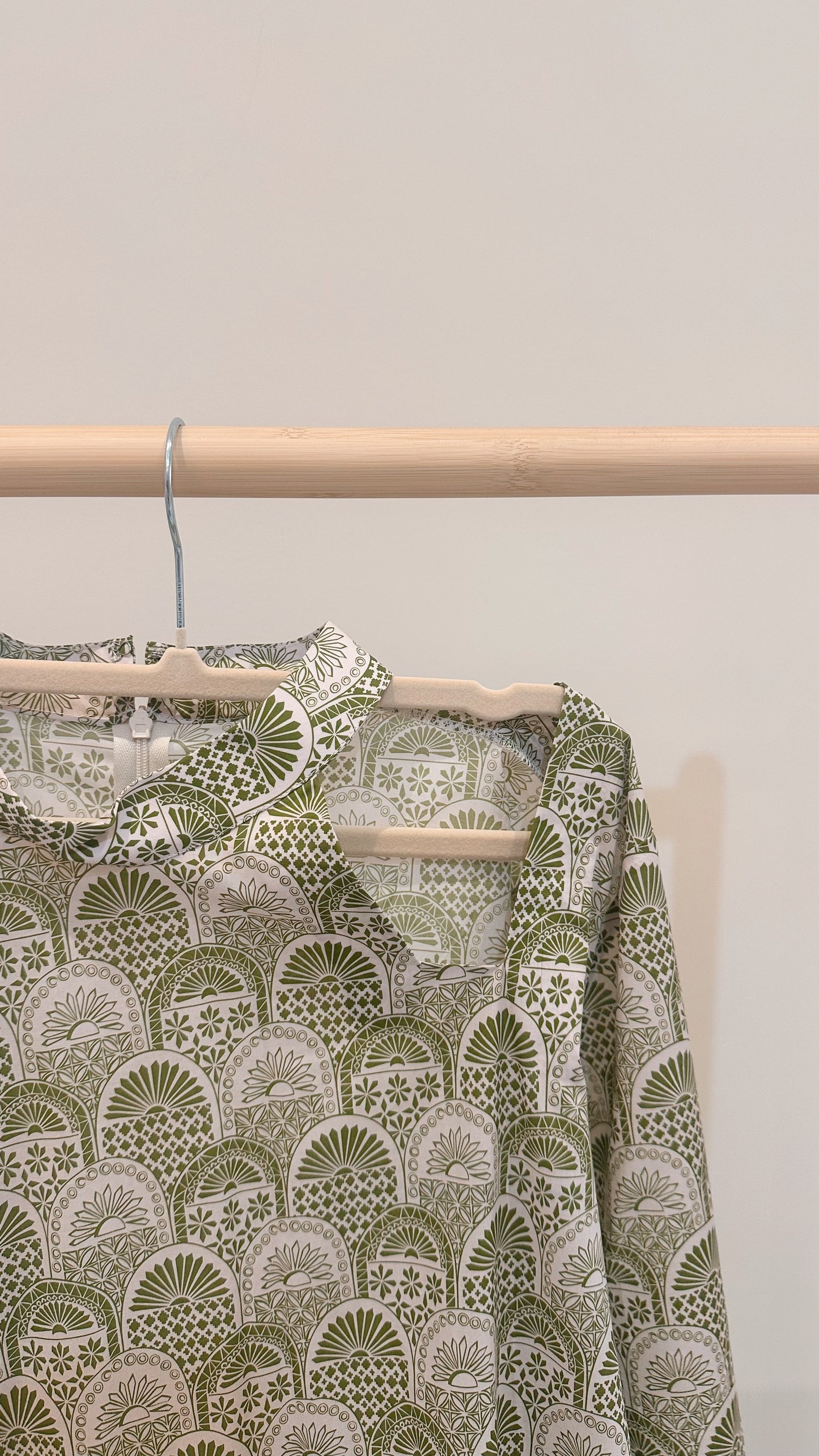 A1 jalabya with twilly