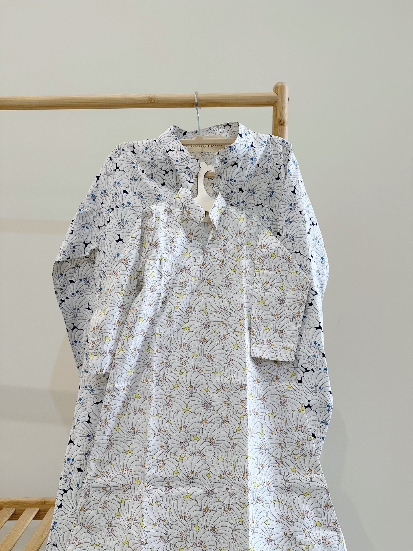 Adults seashell jalabiya with twilly