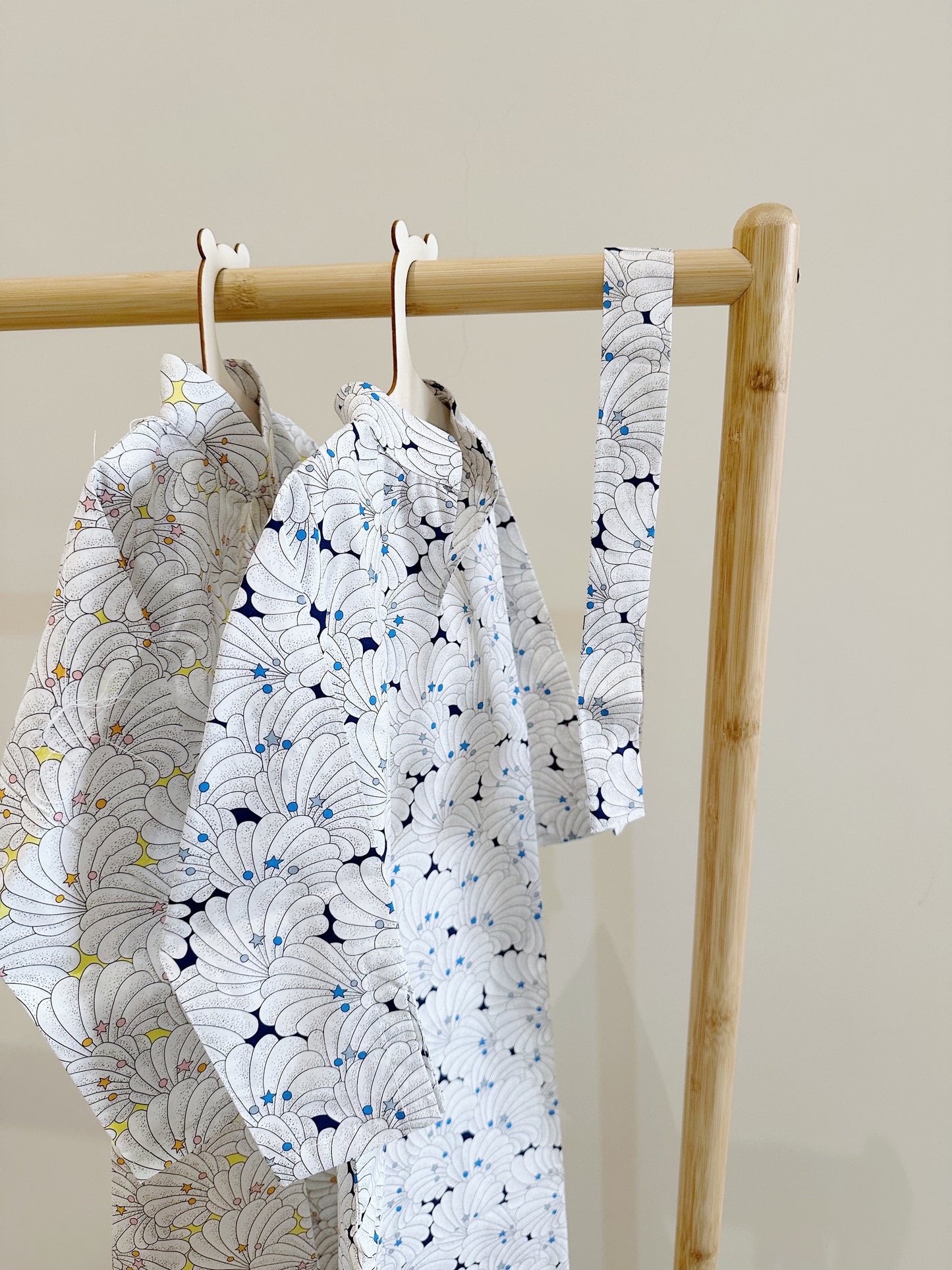 Seashell jalabya with twilly