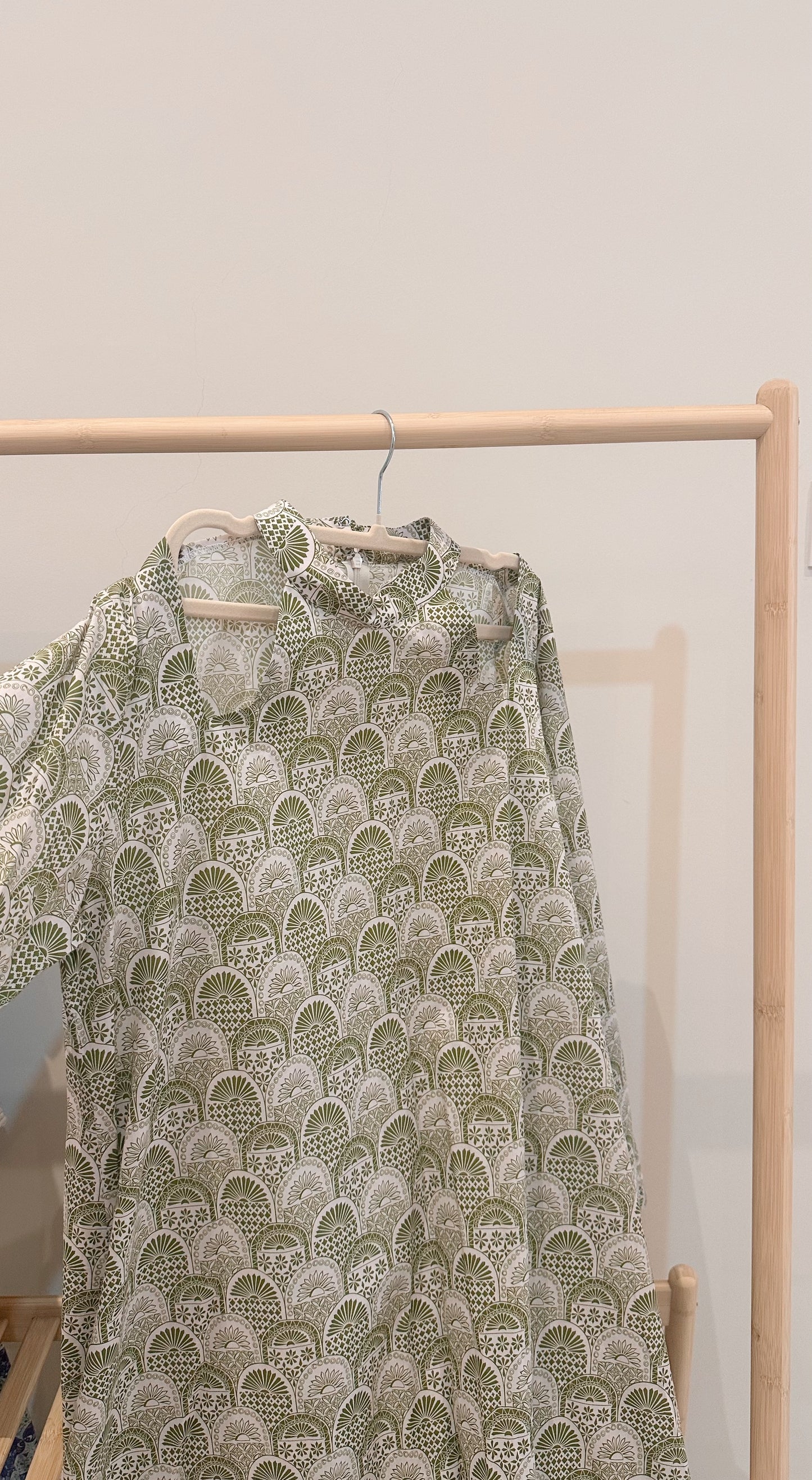 A1 jalabya with twilly