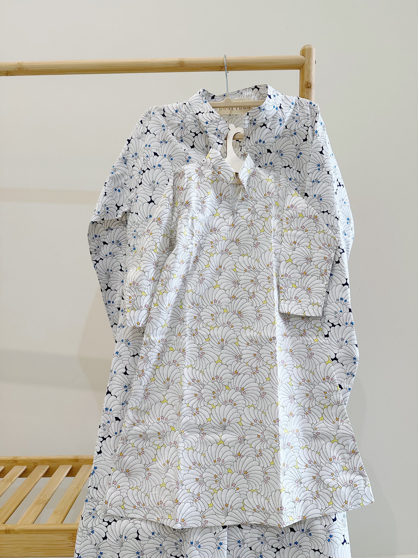 Adults seashell jalabiya with twilly