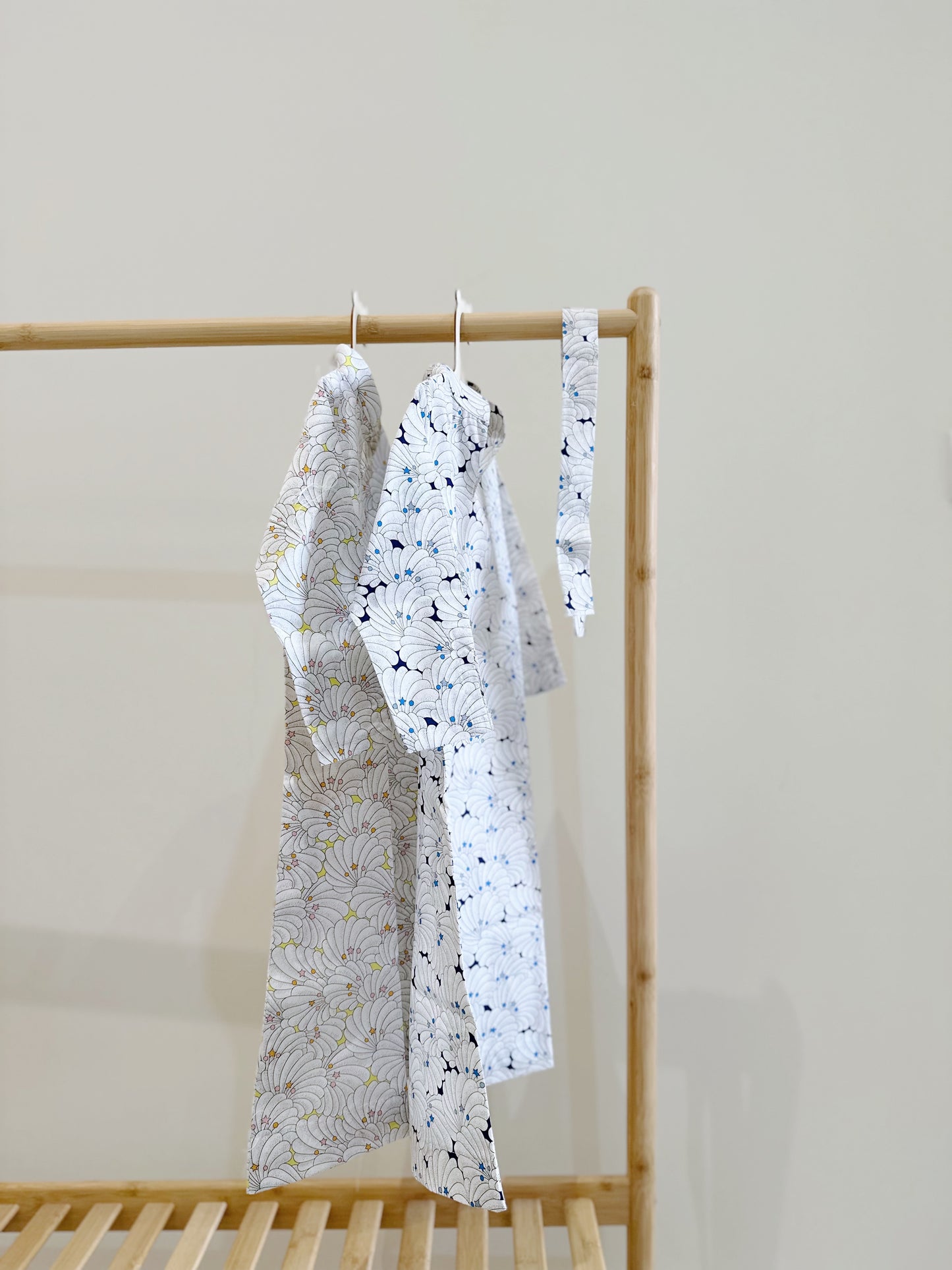 Seashell jalabya with twilly