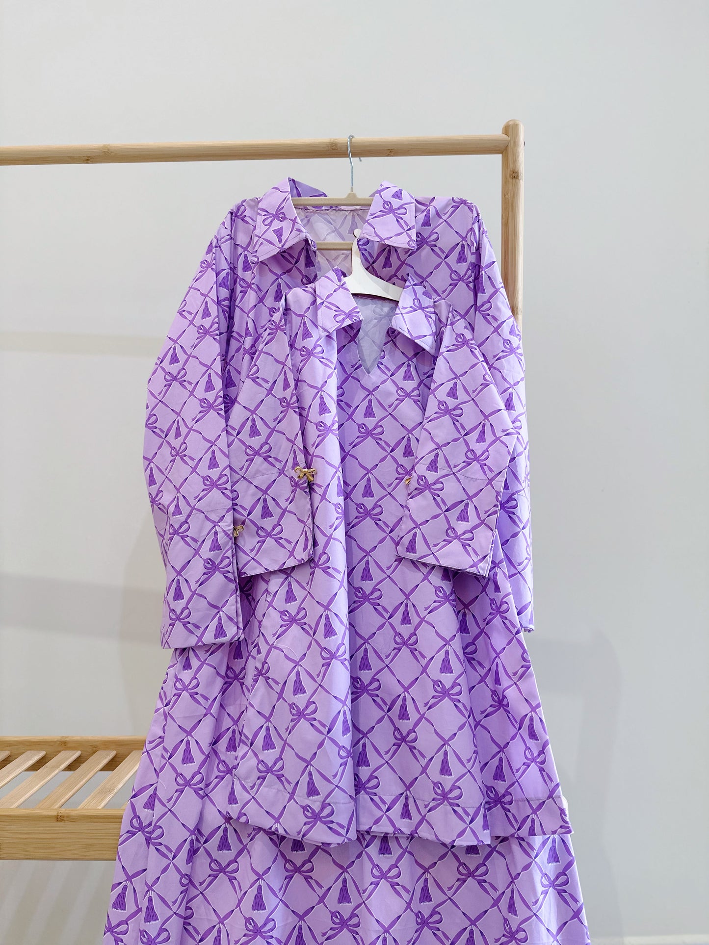 Ribbons jalabya with twilly