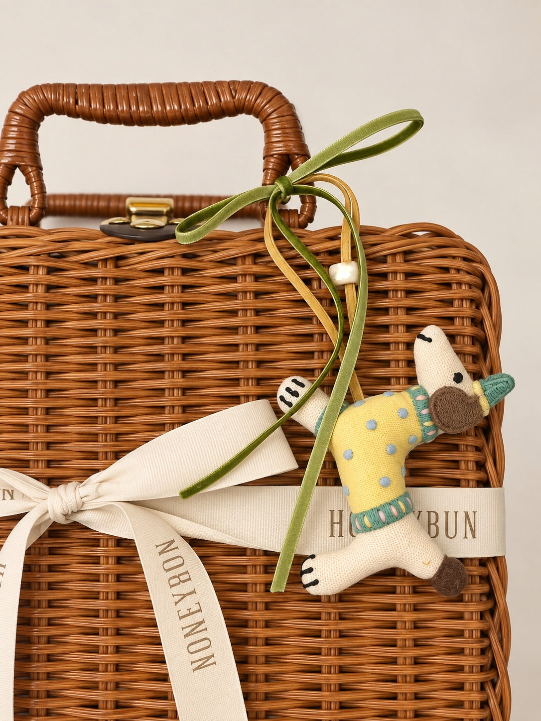 Babyboy green rattan gift