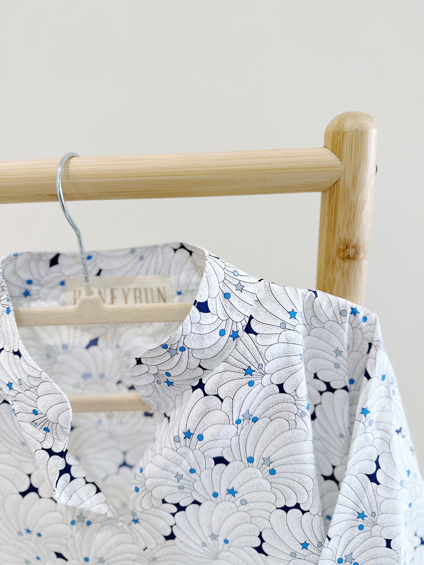 Adults seashell jalabiya with twilly