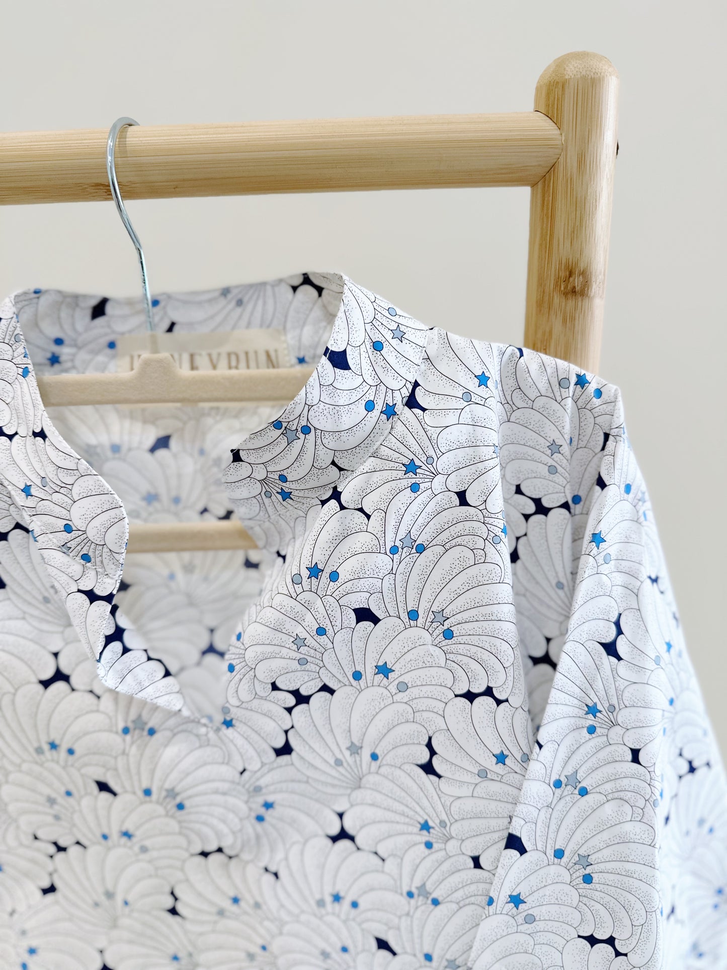 Adults seashell jalabiya with twilly