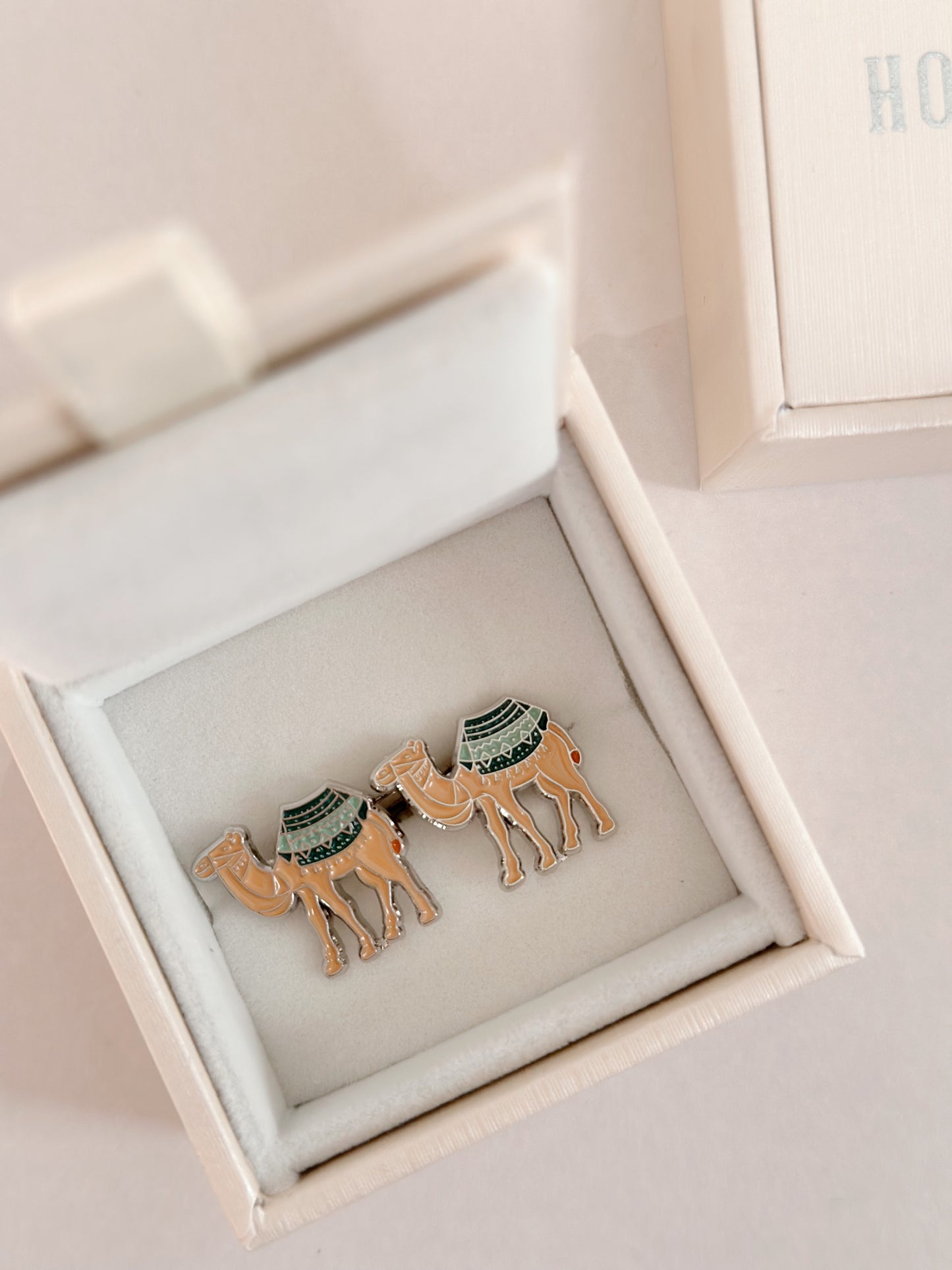 Camel cufflinks