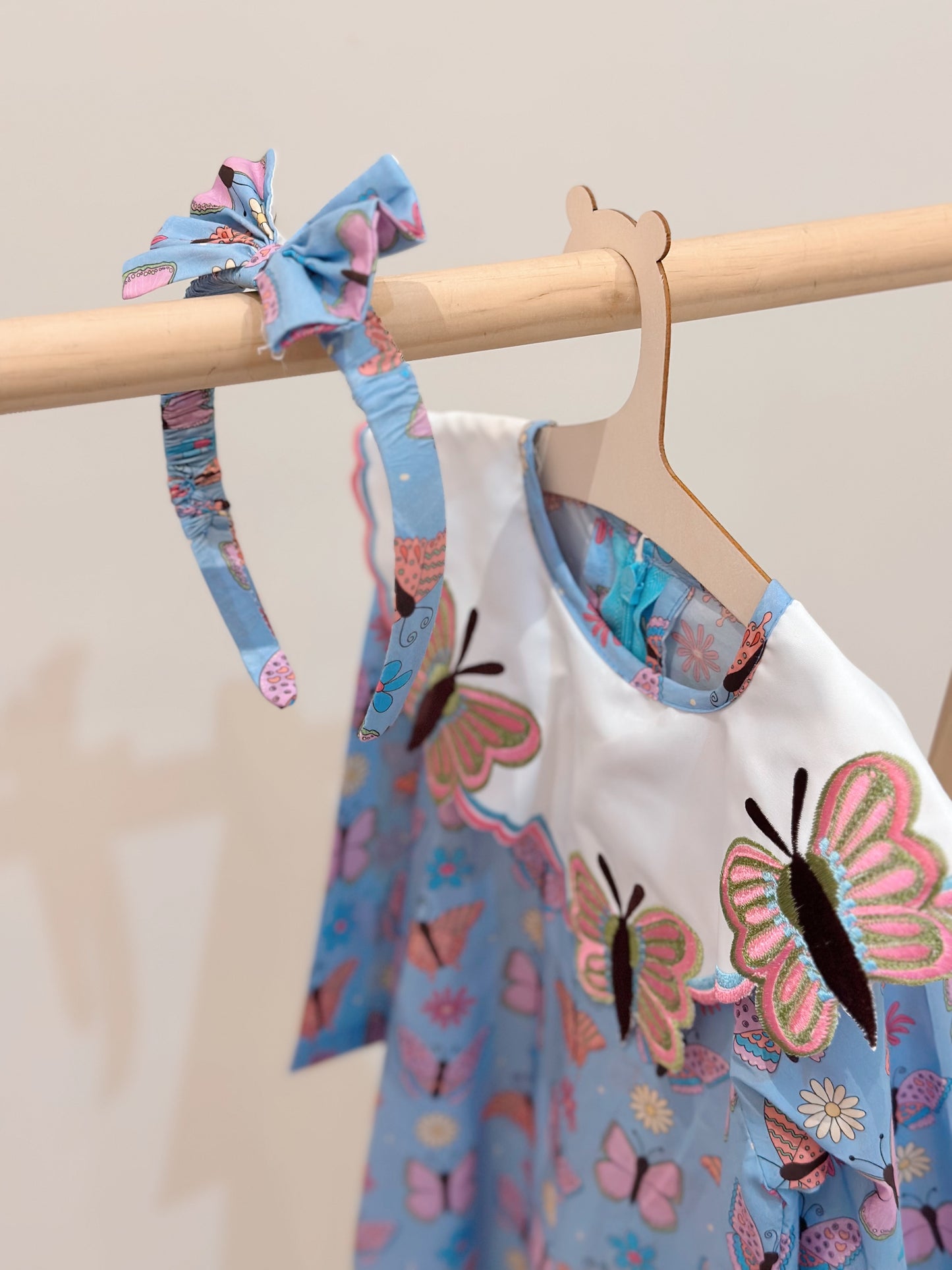 Butterfly jalabya with hairband