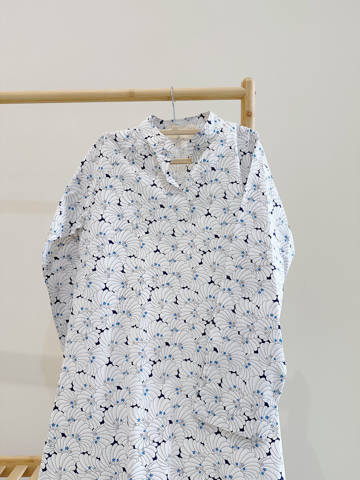 Adults seashell jalabiya with twilly