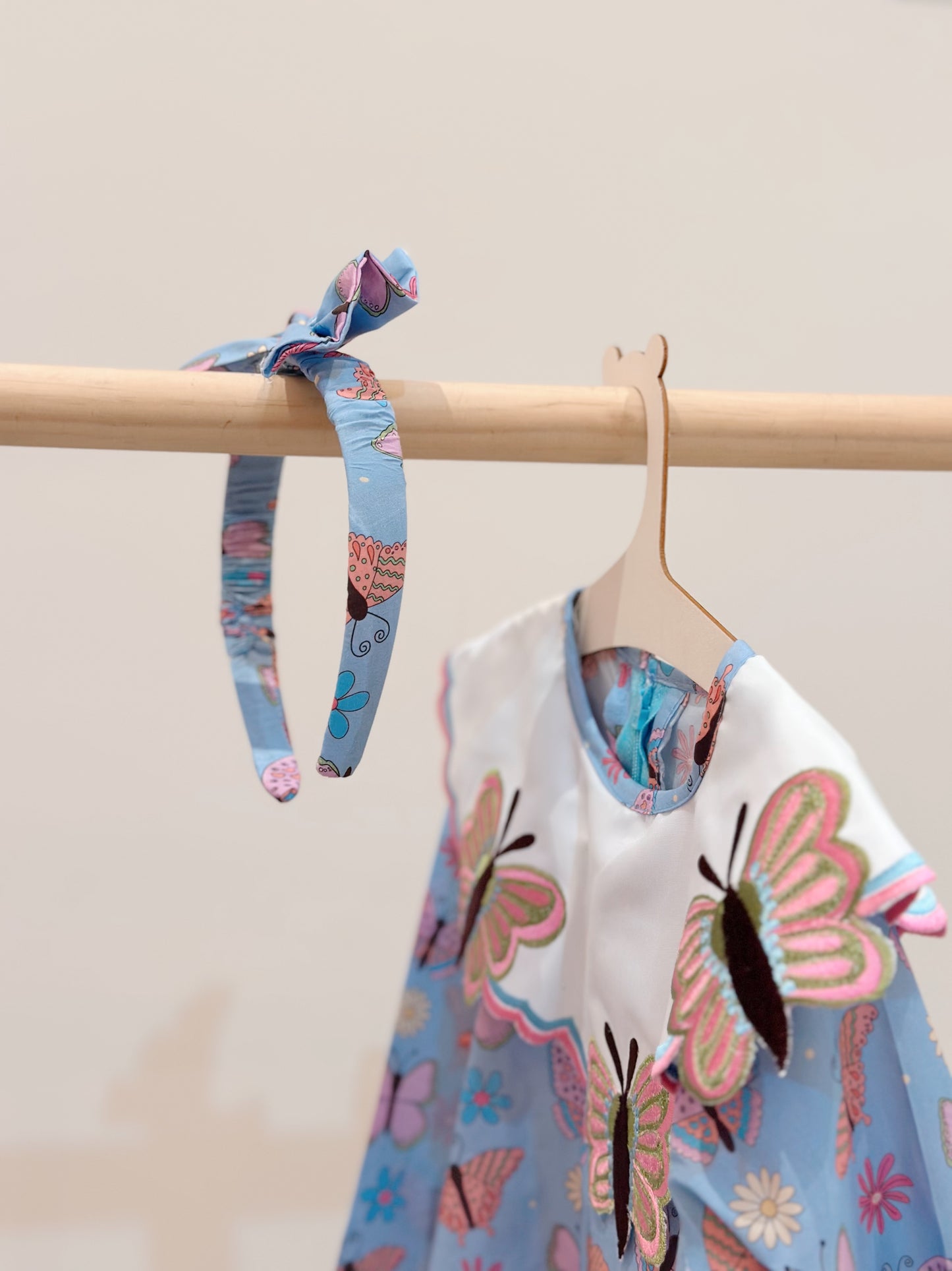 Butterfly jalabya with hairband