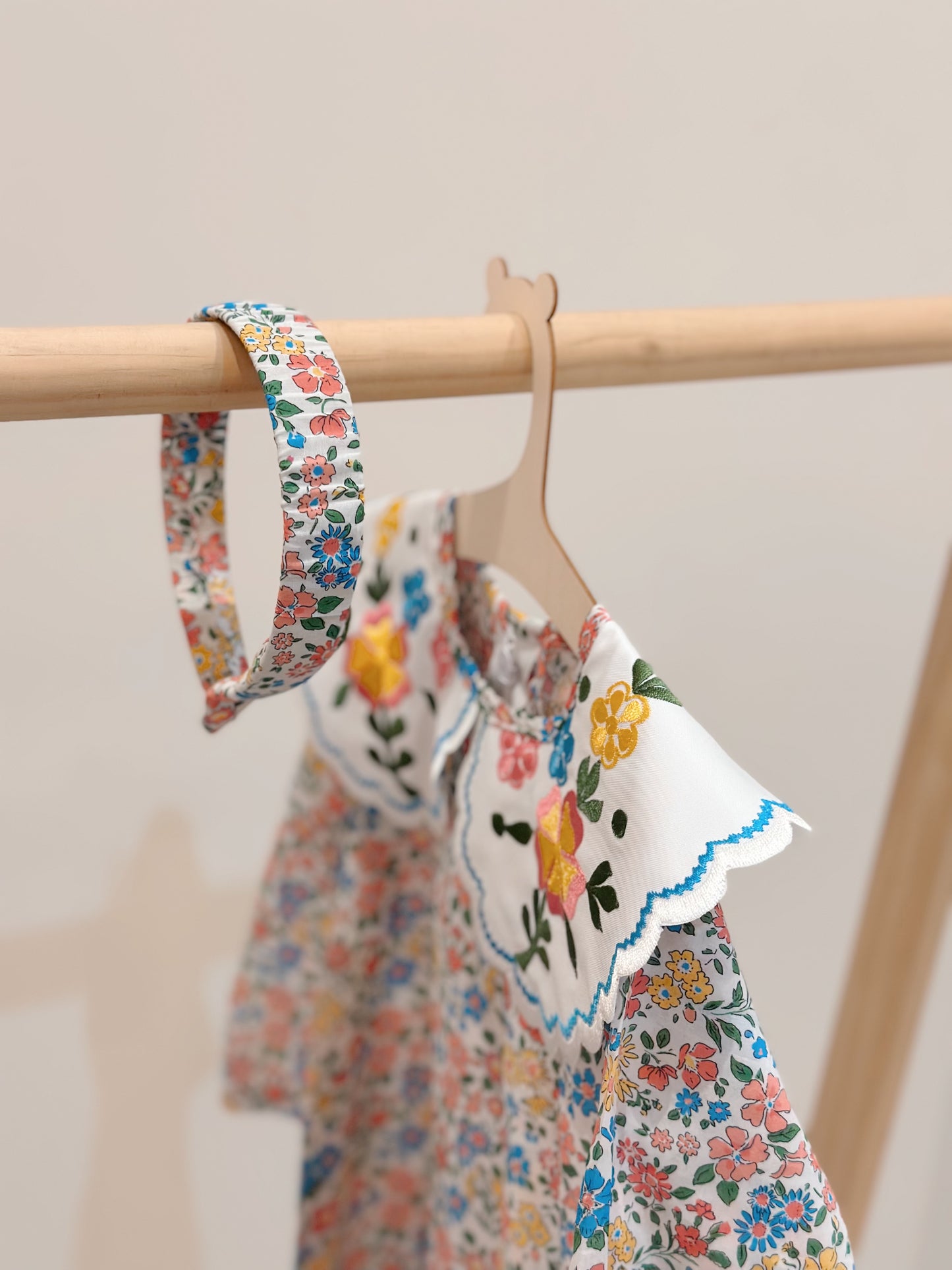 Flora jalabya with hairband