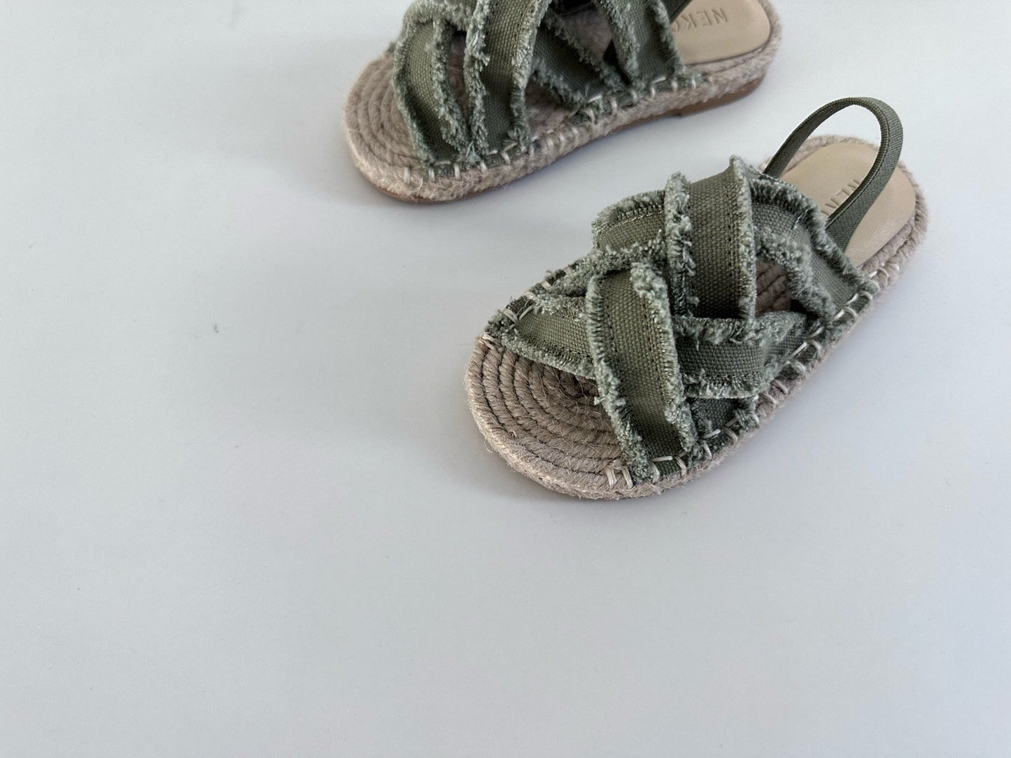 Canvas cross sandals