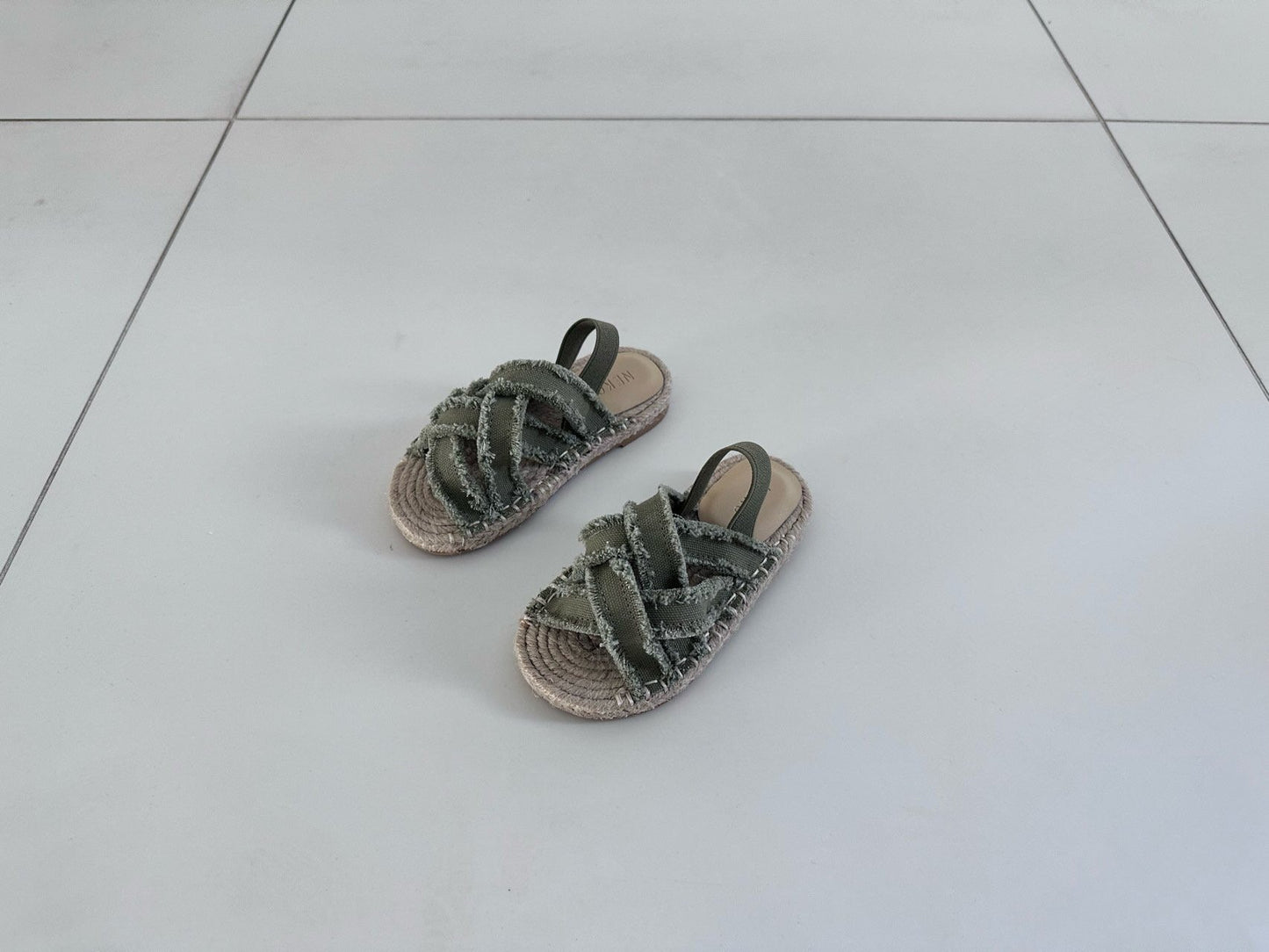 Canvas cross sandals