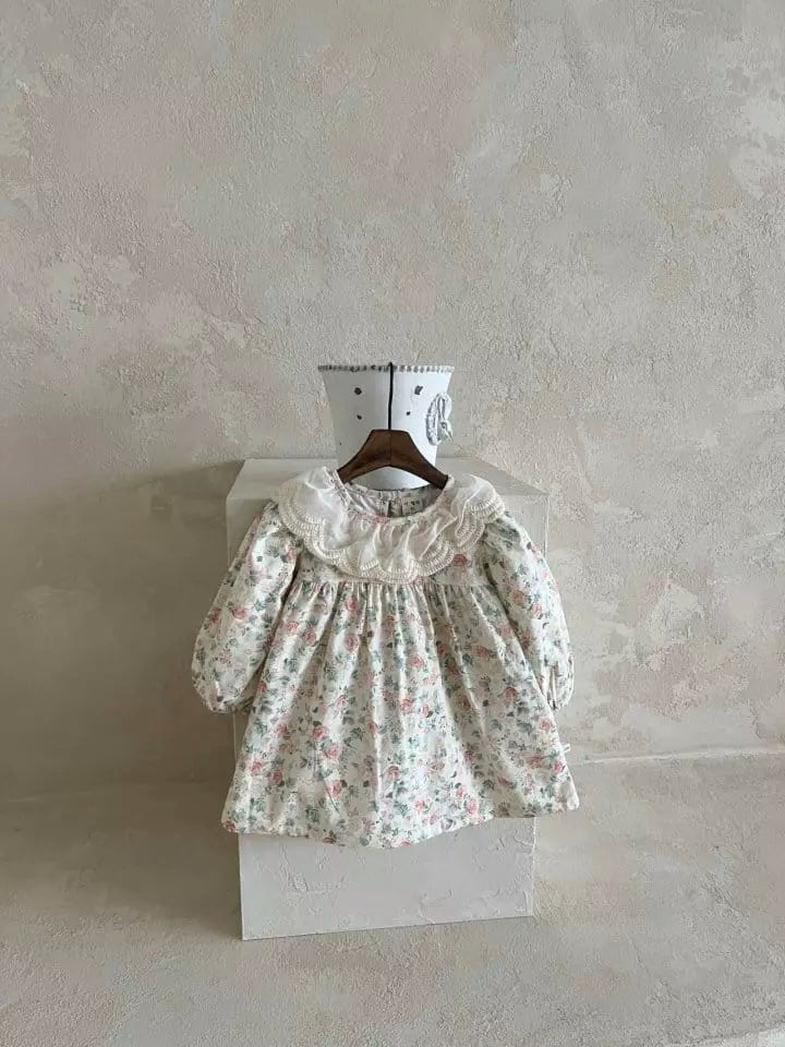 Flower lace dress