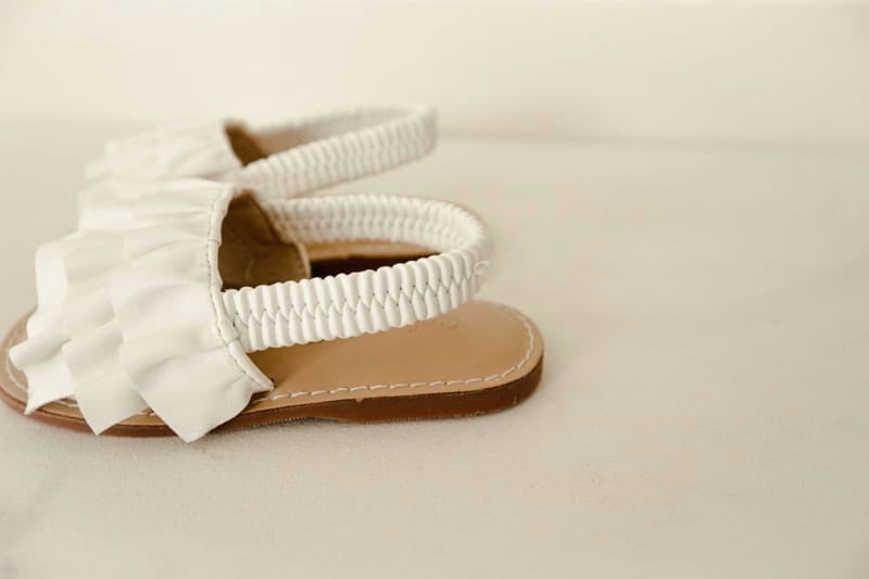 Frill sandals