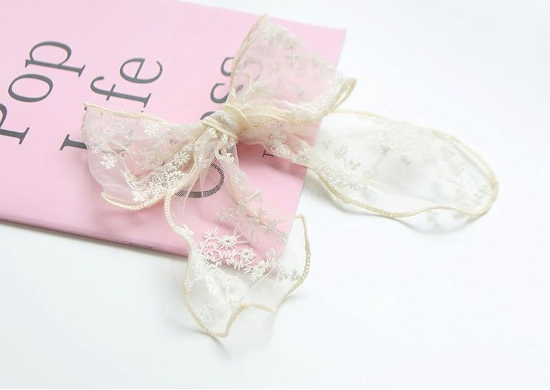 Large lace ribbon hairpin