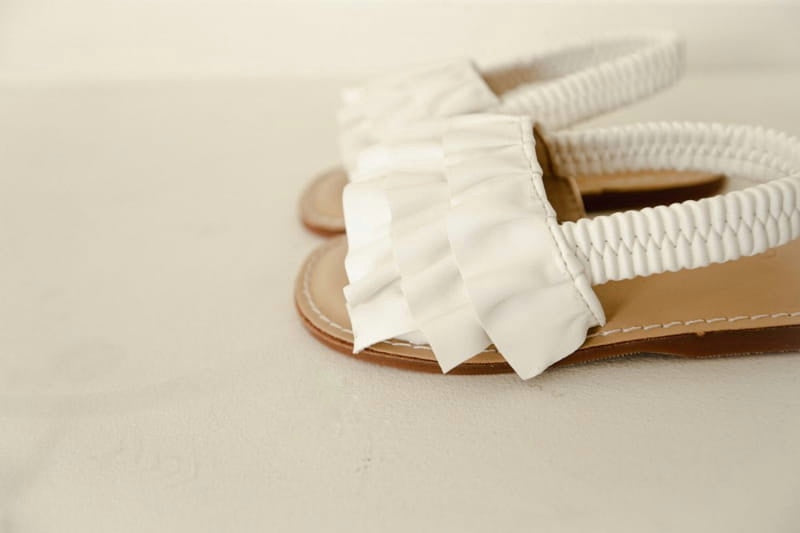 Frill sandals