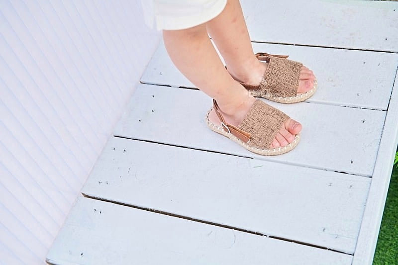 Straw sandals