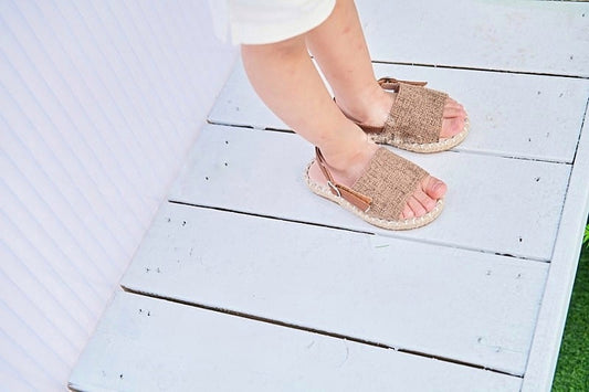 Straw sandals