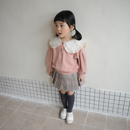 Rose collar jumper