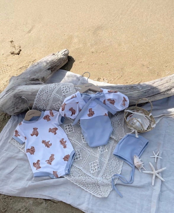 Bear swimsuit & bonnet