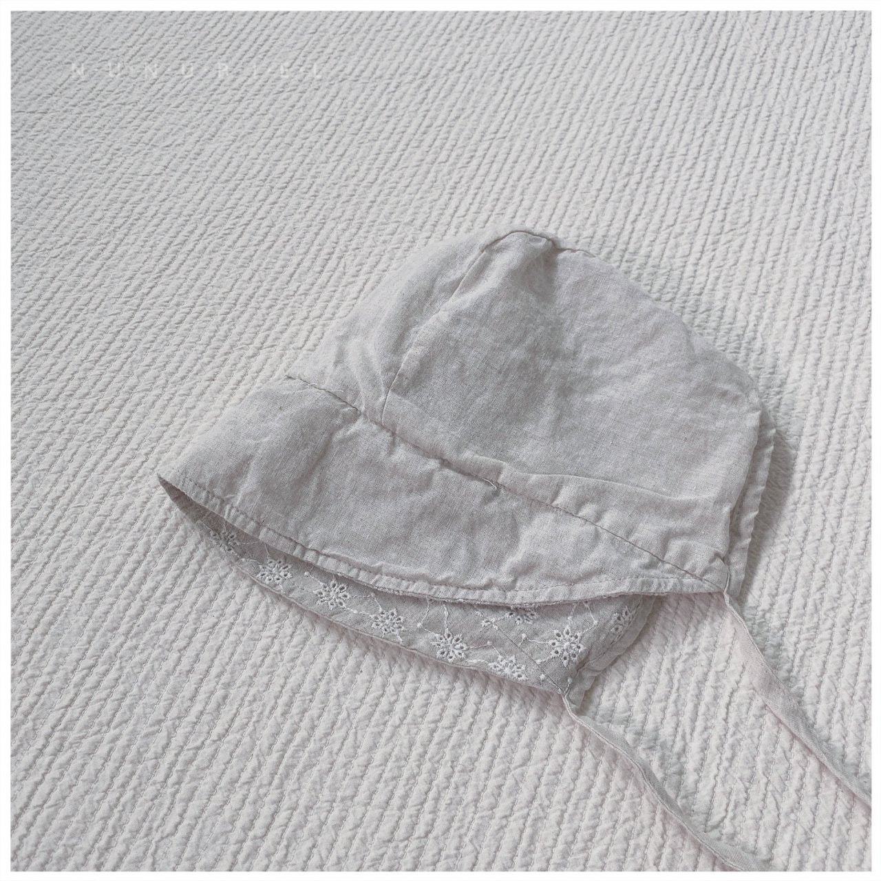 Embroidery bonnet