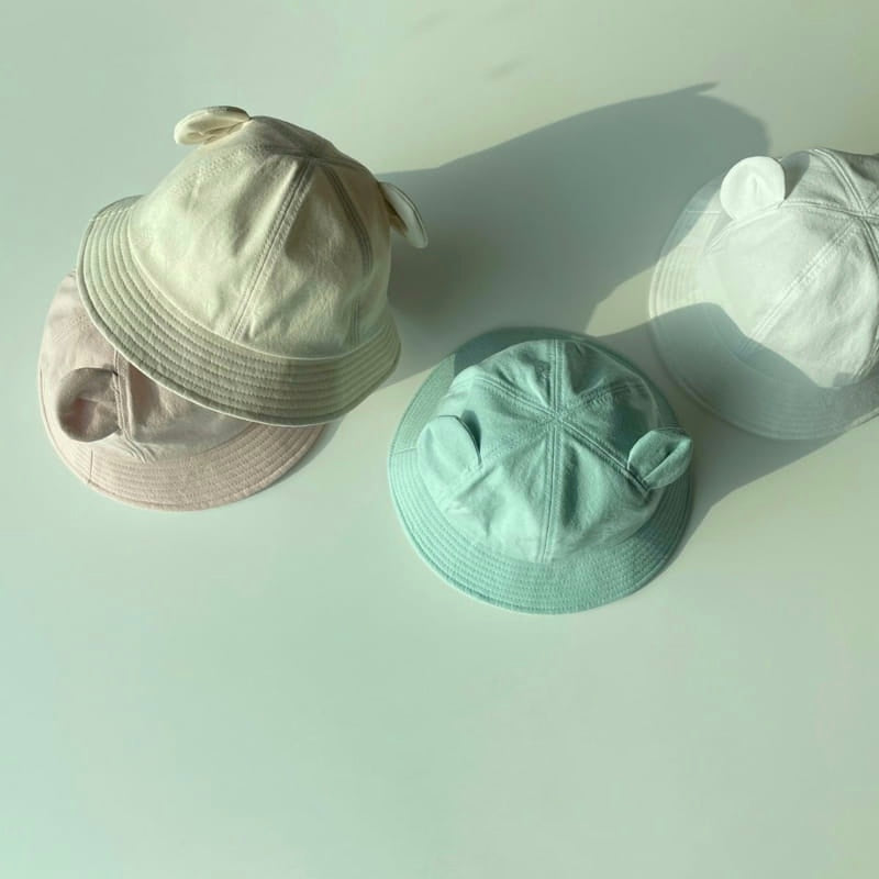 Bear ears bucket hat