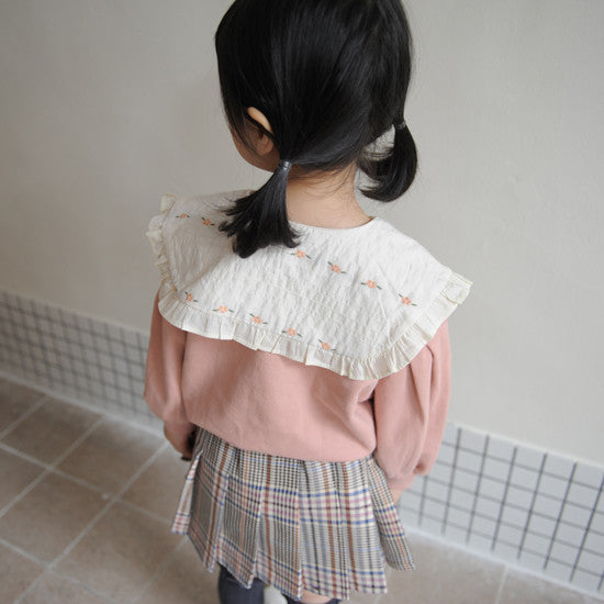 Rose collar jumper