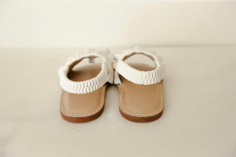 Frill sandals