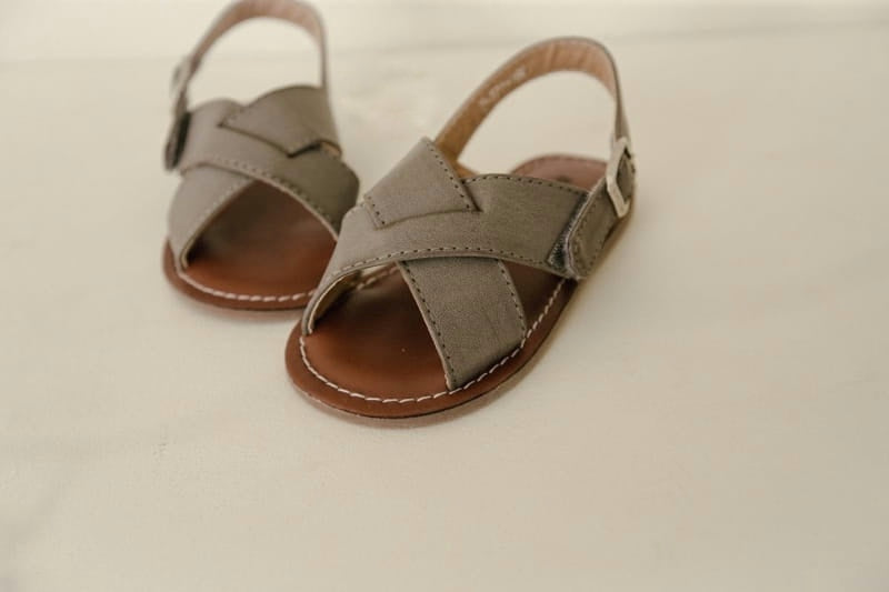 Cross sandals