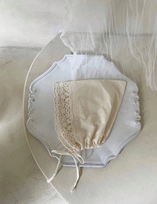 Cotton lace bonnet