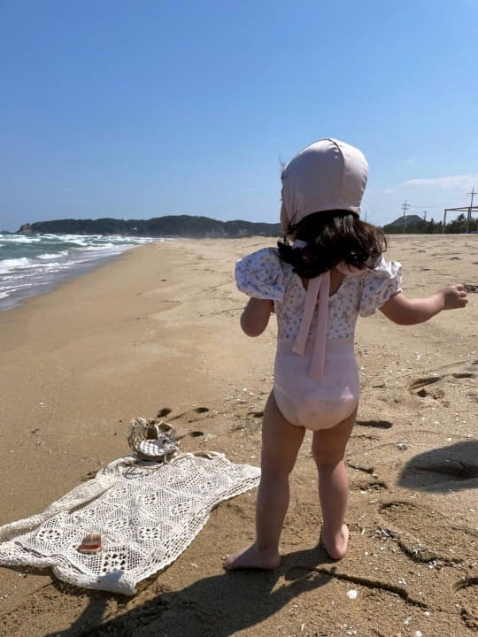 Floral puff swimsuit & bonnet