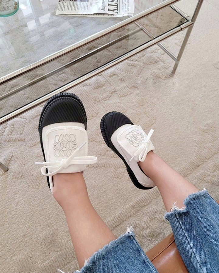 Classic slip on