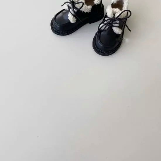 Violin shoes