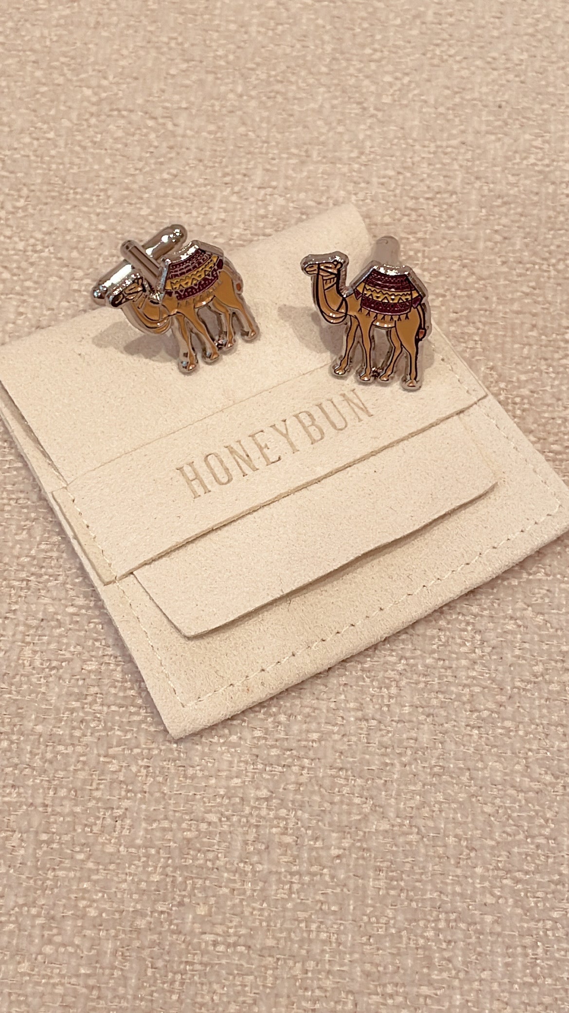 Camel cufflinks