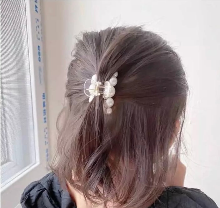 Pearl hair clip