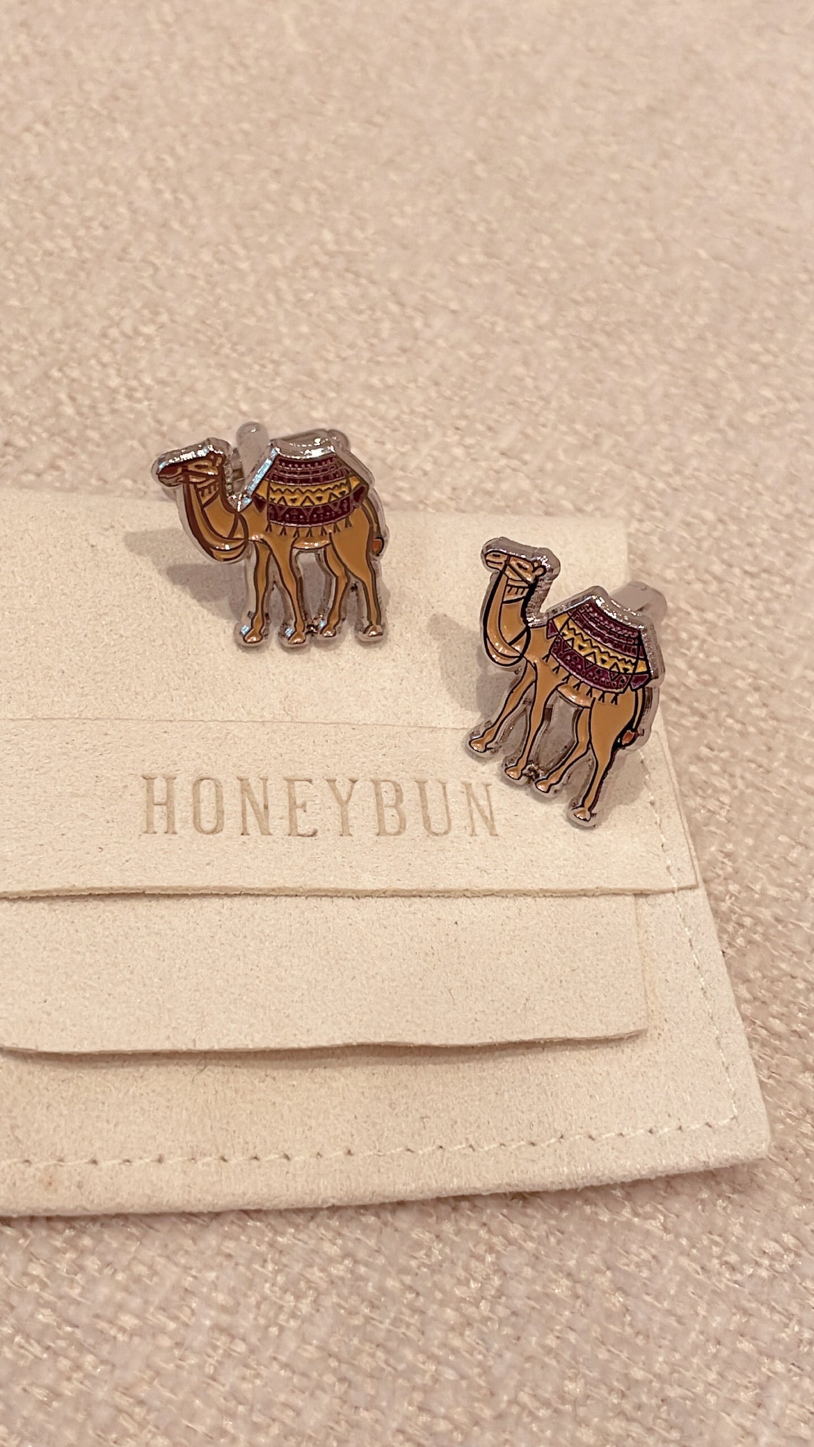 Camel cufflinks