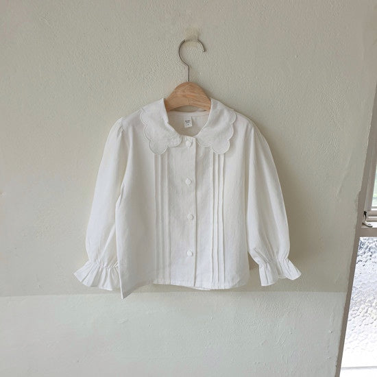 Frill collar blouse