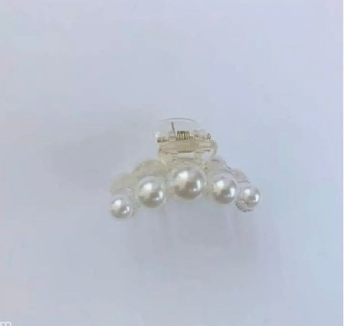 Pearl hair clip