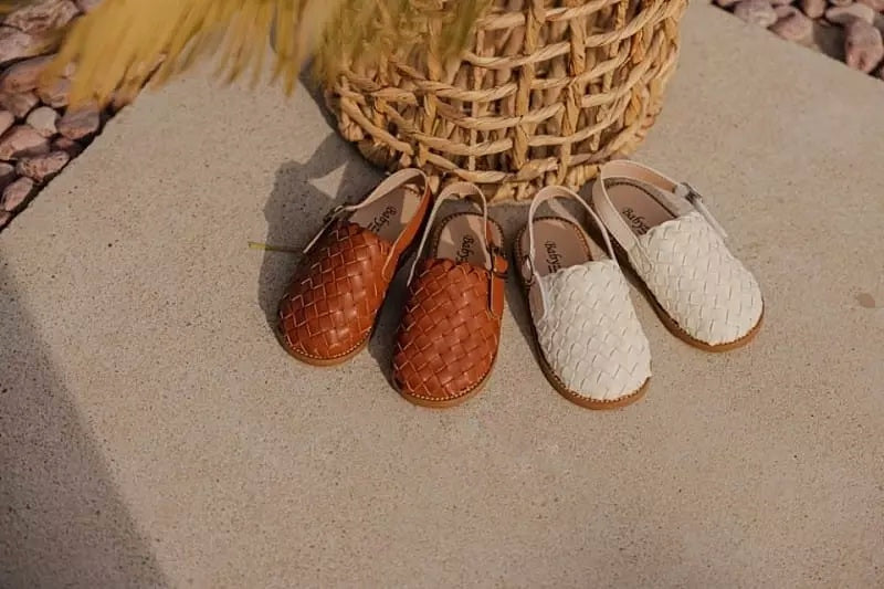 Weave sandals